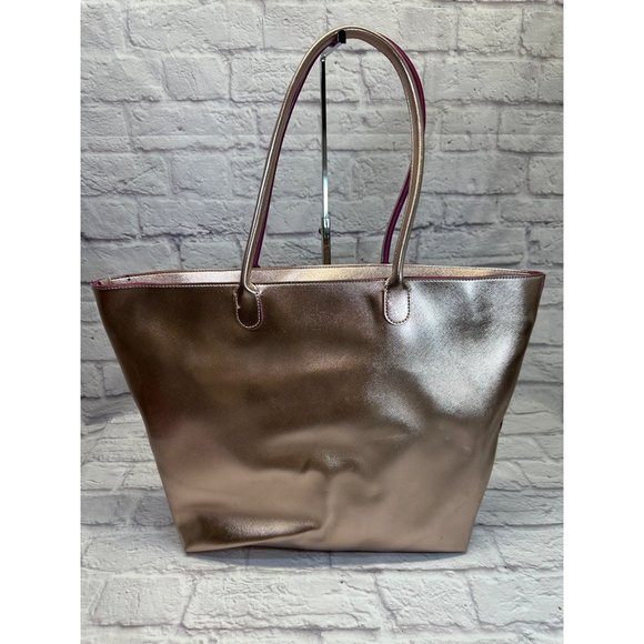 Bath & Body Works VIP Pink Rose Gold Metallic Shimmer Zippered Tote Faux Leather - Picture 5 of 13